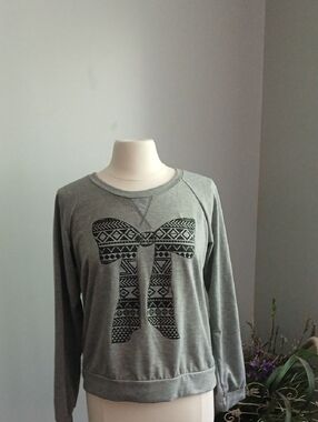 Rue21 Gray and Black Crewneck Sweatshirt